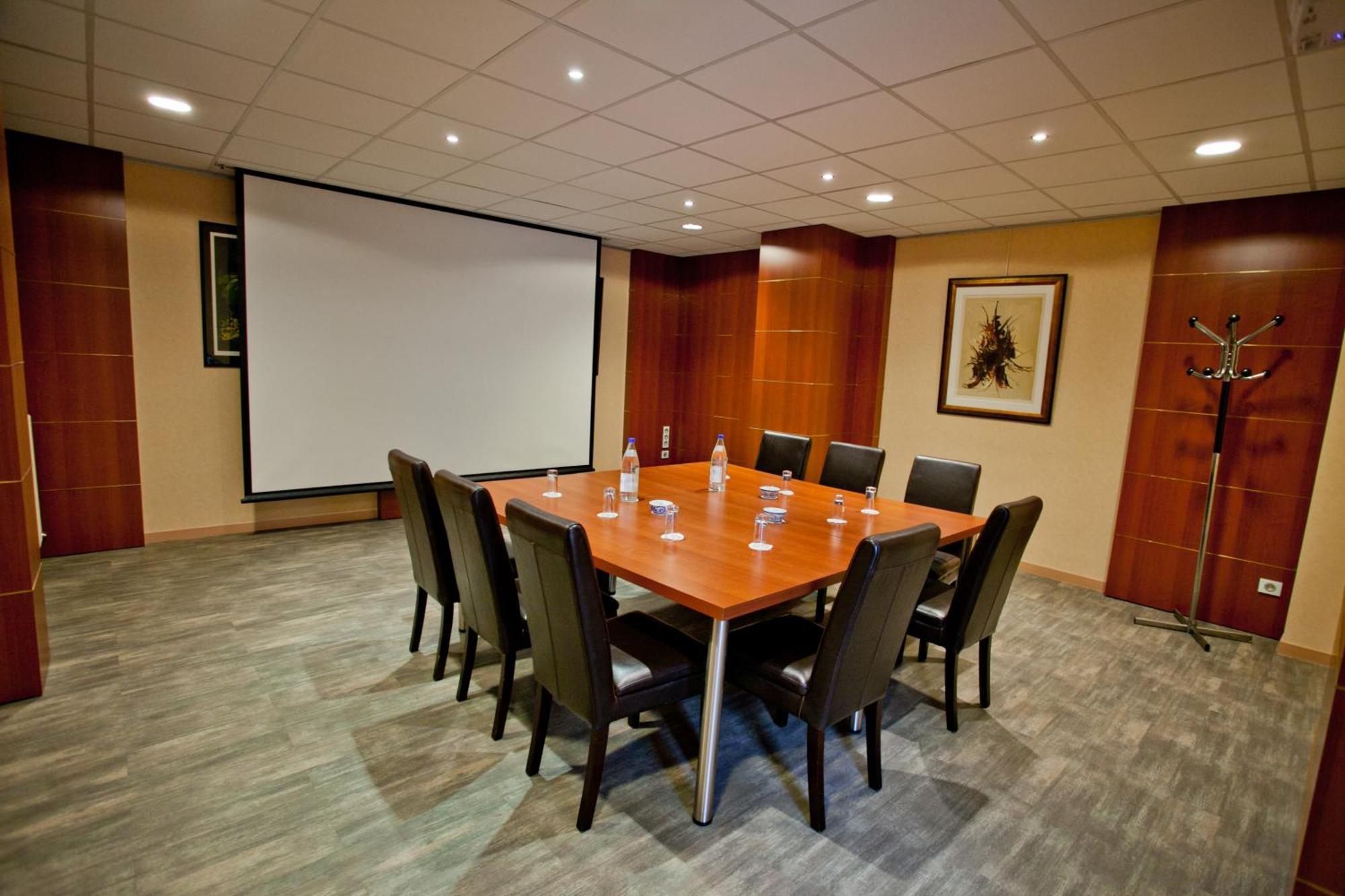 The Originals City, Hotel Ascotel, Lille Est Grand Stade Βιλνέβ ντ' Ασκ Εξωτερικό φωτογραφία