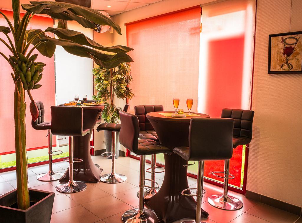 The Originals City, Hotel Ascotel, Lille Est Grand Stade Βιλνέβ ντ' Ασκ Εξωτερικό φωτογραφία